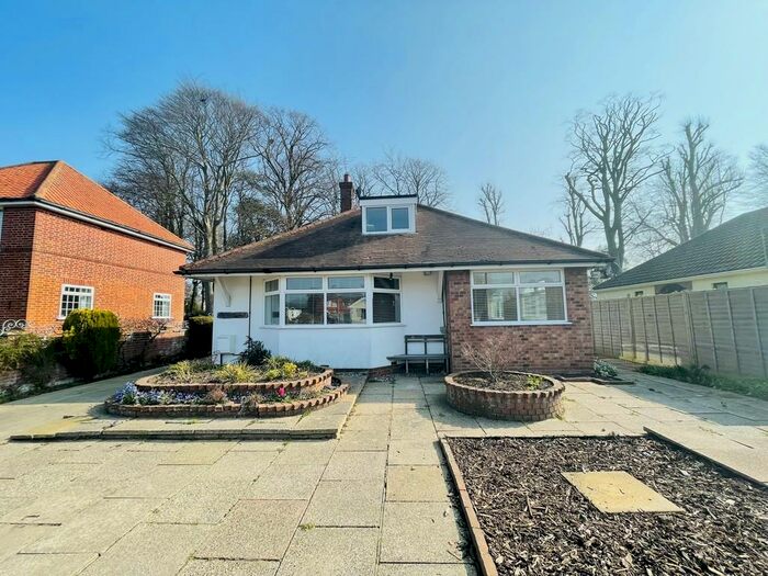 4 Bedroom Detached Bungalow To Rent In Station Road, Corton, Lowestoft, NR32