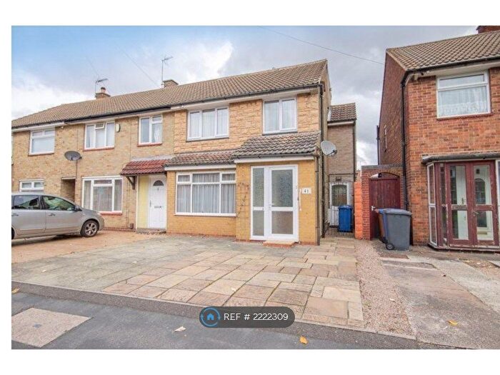 3 Bedroom Semi-Detached House To Rent In Wilkins Drive, Allenton, Derby, DE24