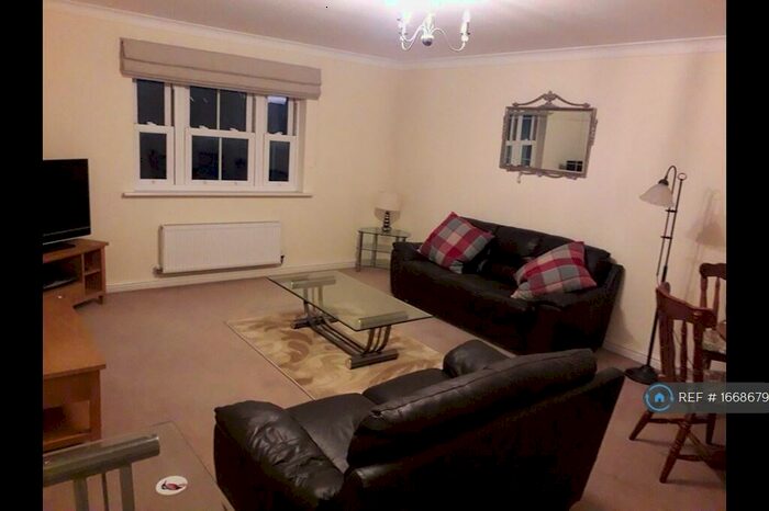 2 Bedroom Flat To Rent In Brignall Place, Dunmow, CM6