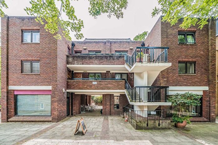 1 Bedroom Flat To Rent In Union Court, Richmond, TW9