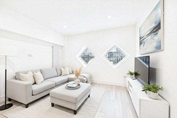 Studio To Rent In High Street, Maidenhead, SL6