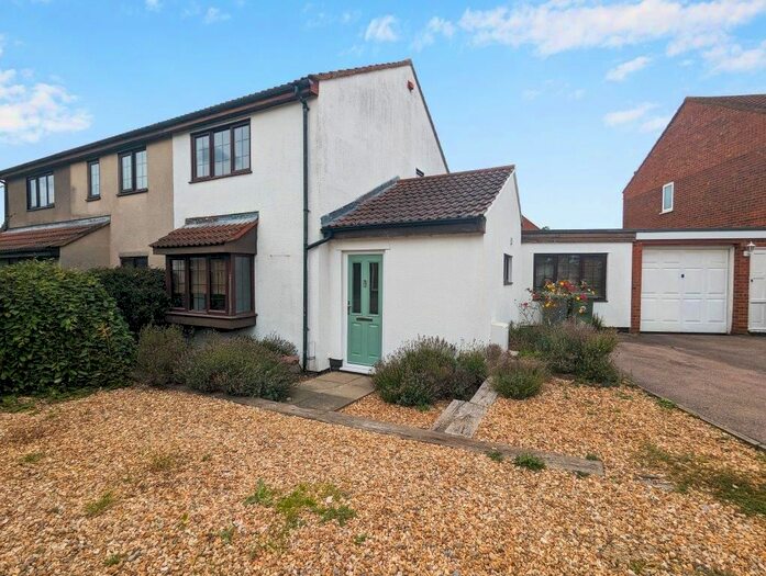 3 Bedroom Link Detached House To Rent In Windermere Drive, Biggleswade, SG18