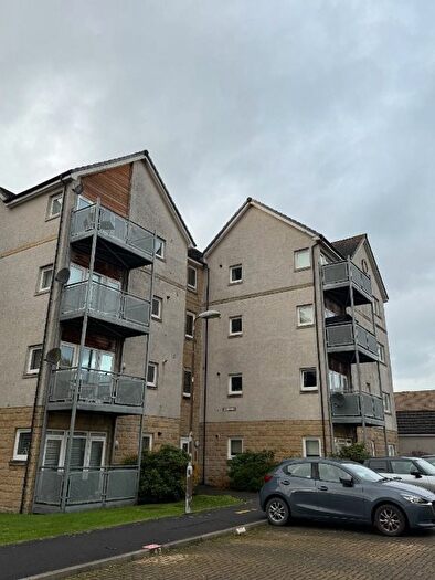 2 Bedroom Flat To Rent In Hawk Brae, Livingston, West Lothian, EH54