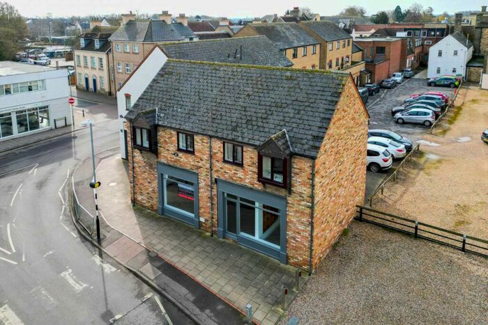 1 Bedroom Flat To Rent In White Hart Court, St Ives, PE27