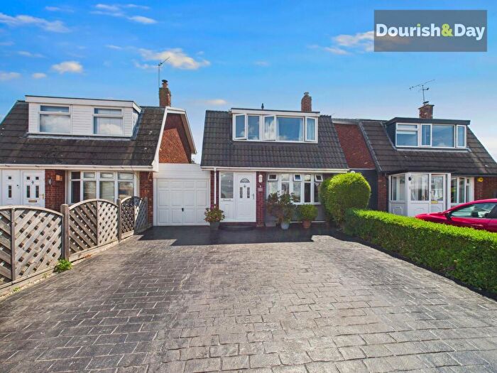 4 Bedroom Detached House For Sale In Marlborough Close, Great Haywood, ST18