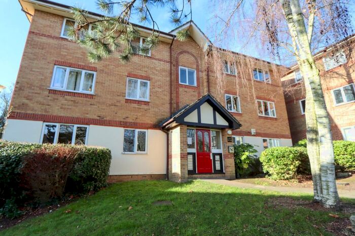 1 Bedroom Flat To Rent In Woodland Grove, Epping, CM16