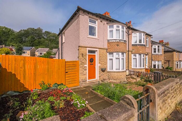 3 Bedroom End Of Terrace House For Sale In James Street, Brighouse, HD6