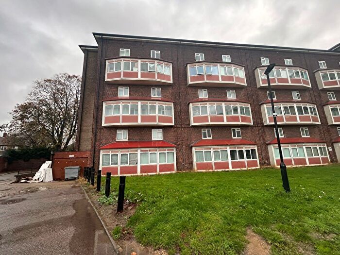 2 Bedroom Maisonette To Rent In Flat, The Weymarks, Weir Hall Road, London, N17