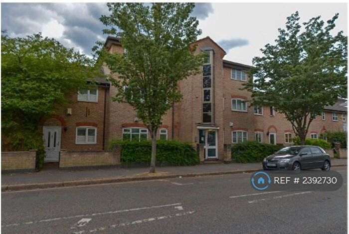 1 Bedroom Flat To Rent In Bishops Way, London, E2