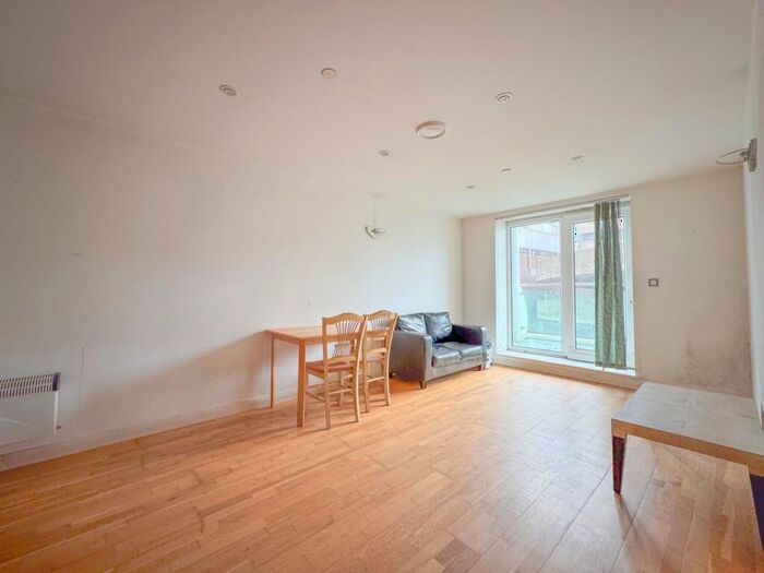 2 Bedroom Flat To Rent In Northampton House, Wellington Street, Northampton, NN1