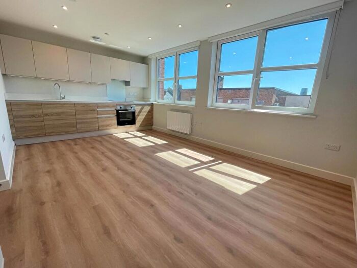 2 Bedroom Flat To Rent In Richmond House, - Richmond Hill, Bournemouth, Dorset, BH2