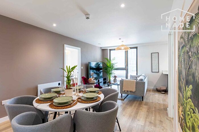3 Bedroom Flat To Rent In Sheffield, S1