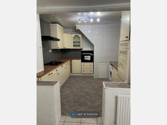 3 Bedroom End Of Terrace House To Rent In Lindsay Road, Worcester Park, KT4