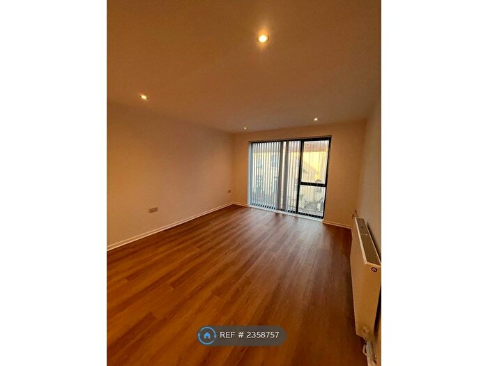 1 Bedroom Flat To Rent In Mullins House, Cheltenham, GL51