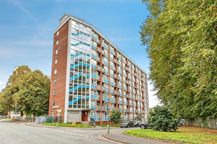 2 Bedroom Flat For Sale In Prewett Street, Bristol, BS1