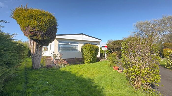 3 Bedroom Park Home For Sale In Conifer Way, Oaktree Park, BS24