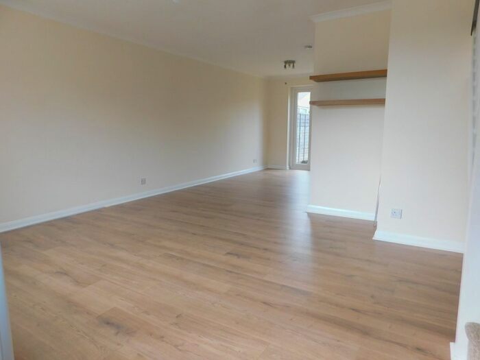 3 Bedroom Terraced House To Rent In Bakers Piece, Witney, OX28