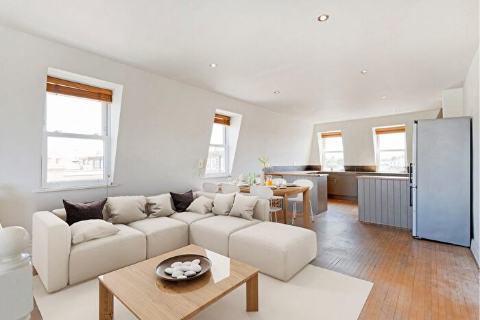 3 Bedroom Flat For Sale In Clonmel Road, Fulham, London, SW6