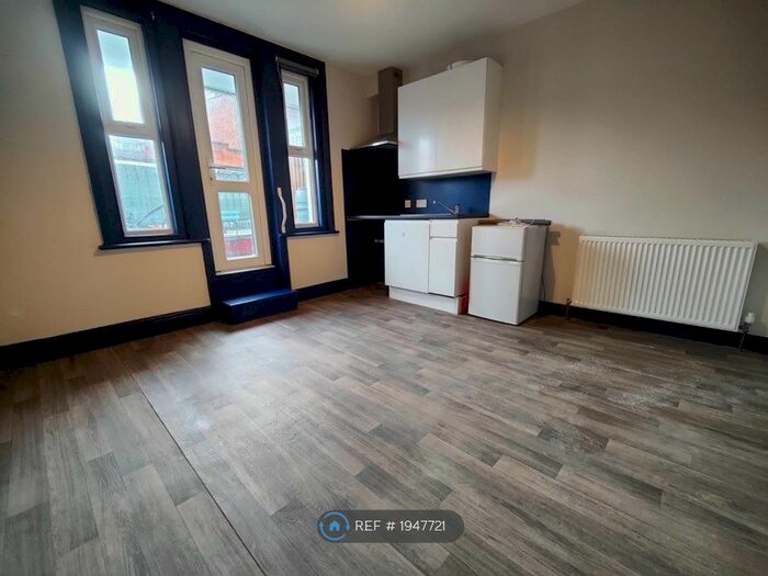 Studio To Rent In Charminster Road, Bournemouth, BH8