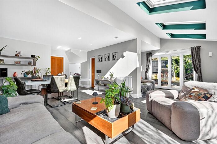 5 Bedroom End Of Terrace House For Sale In Rufford Gate, Bracknell, Berkshire, RG12