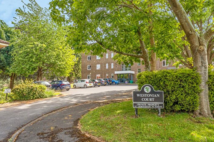 2 Bedroom Flat For Sale In Westonian Court, Sneyd Park, Bristol, BS9