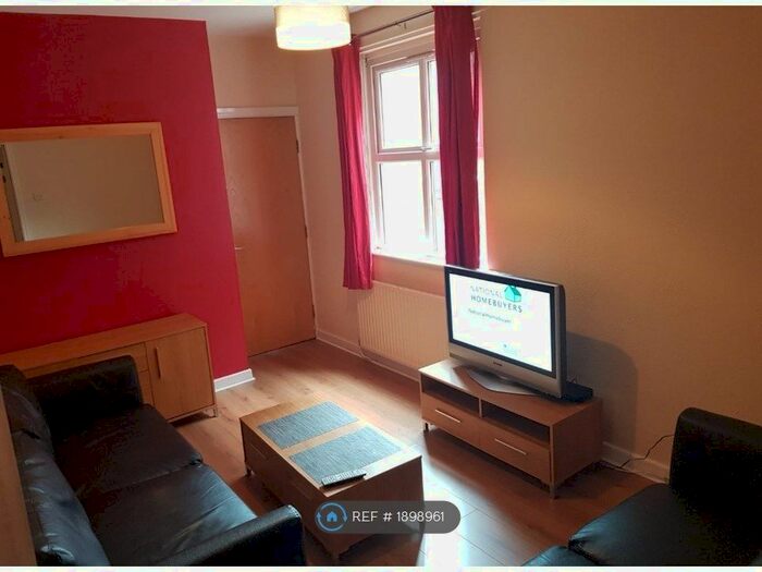 5 Bedroom Terraced House To Rent In Banff Road, Manchester, M14