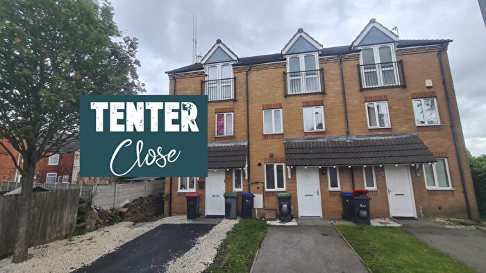 3 Bedroom Town House To Rent In Tenter Close, Sutton In Ashfield, Nottinghamshire, NG17