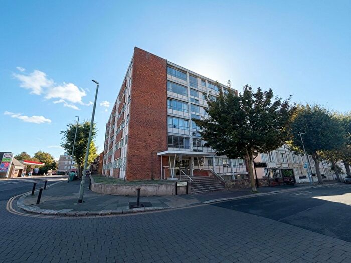 2 Bedroom Flat To Rent In Goldstone Villas, Hove, BN3