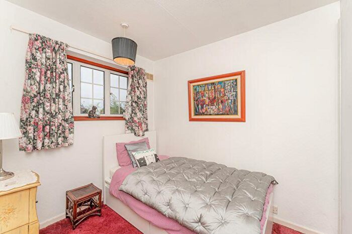 3 Bedroom Terraced House For Sale In Goat Lane, Enfield, EN1