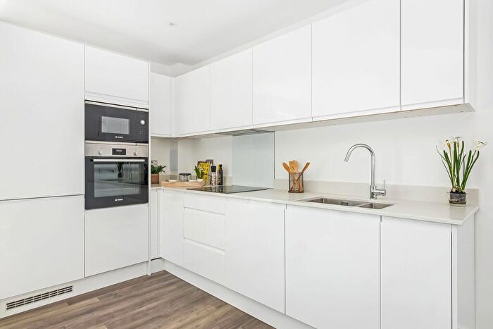 Studio For Sale In Pegasus Walk, Southwark, London, SE5