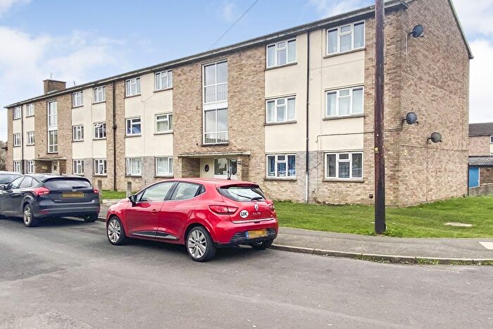 2 Bedroom Flat For Sale In Patchway, Chippenham, SN14