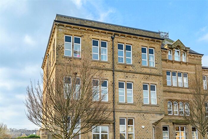 2 Bedroom Flat For Sale In Annie Smith Way, Birkby, Huddersfield, HD2