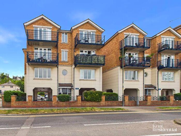 2 Bedroom Property For Sale In Keating Close, Rochester, ME1