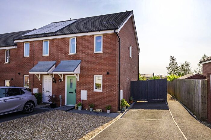 2 Bedroom End Terrace House For Sale In Pincombe Road, Bideford, Devon, EX39
