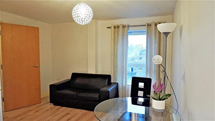 1 Bedroom Flat To Rent In Stone Street, Bradford, BD1