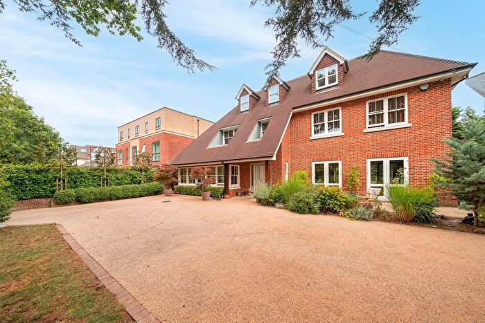 5 Bedroom Detached House For Sale In Green Lane, Watford, Hertfordshire, WD19