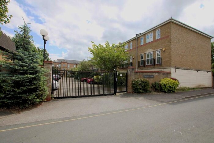 2 Bedroom Flat To Rent In Pulteney Close, Isleworth, TW7