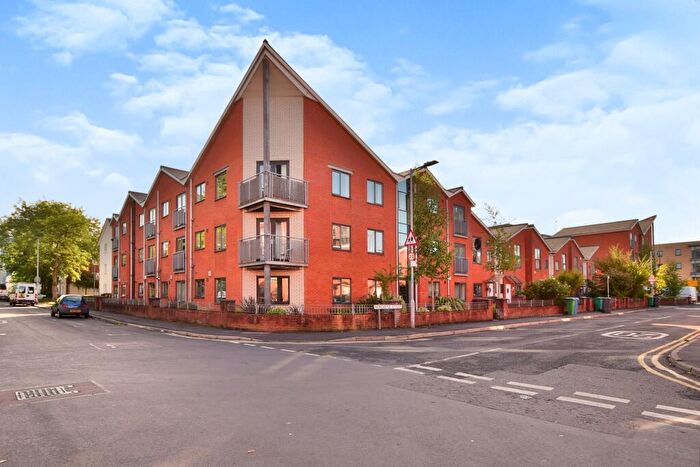 2 Bedroom Flat To Rent In Newcastle Street, Hulme, Manchester, M15