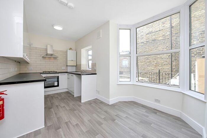 2 Bedroom Flat To Rent In Turnpike Lane, London, N8