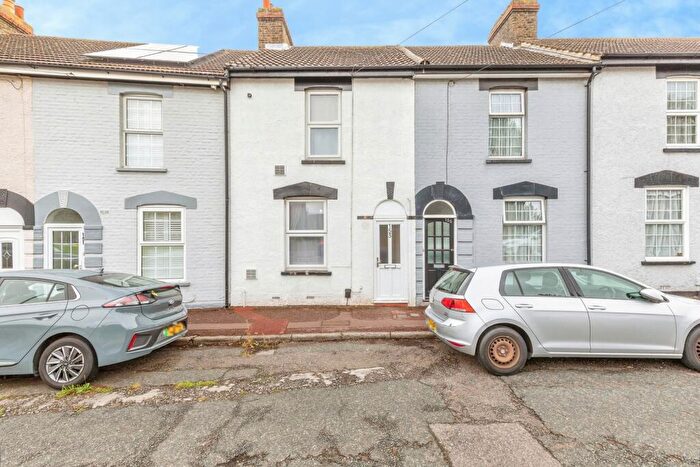 3 Bedroom Terraced House For Sale In Wainscott Road, Wainscott, Rochester, Kent, ME2