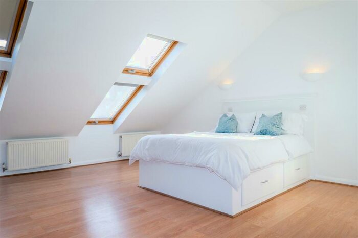 Studio To Rent In Battersea Park Road, Battersea, SW11