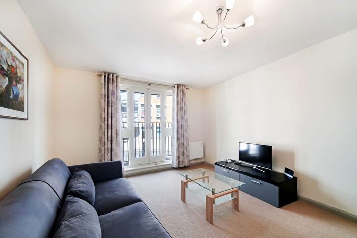 2 Bedroom Flat To Rent In Thames Heights, London, SE1