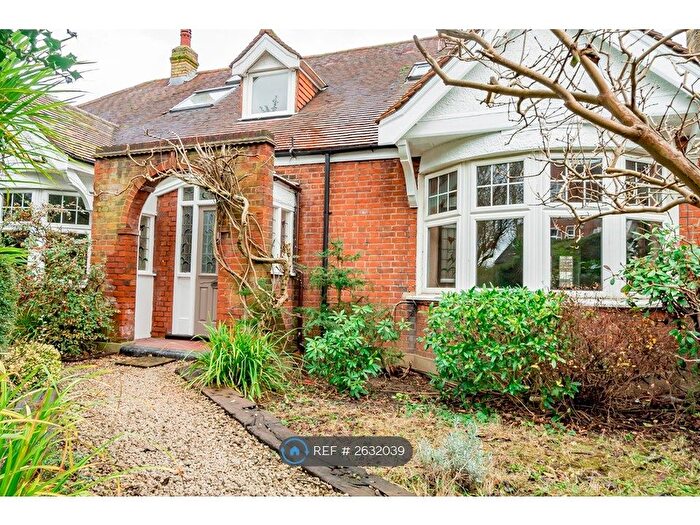 5 Bedroom Detached House To Rent In Twickenham Road, Teddington, TW11