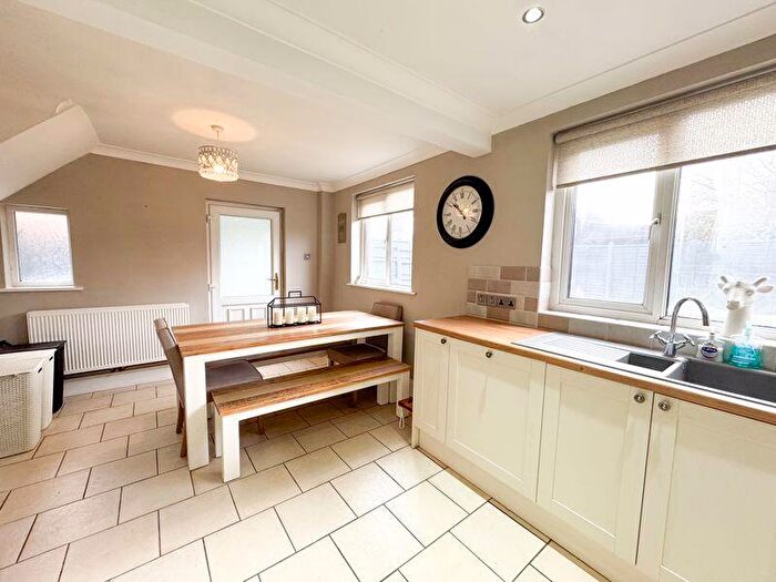 3 Bedroom End Of Terrace House For Sale In Antrim Way, Scartho, DN33