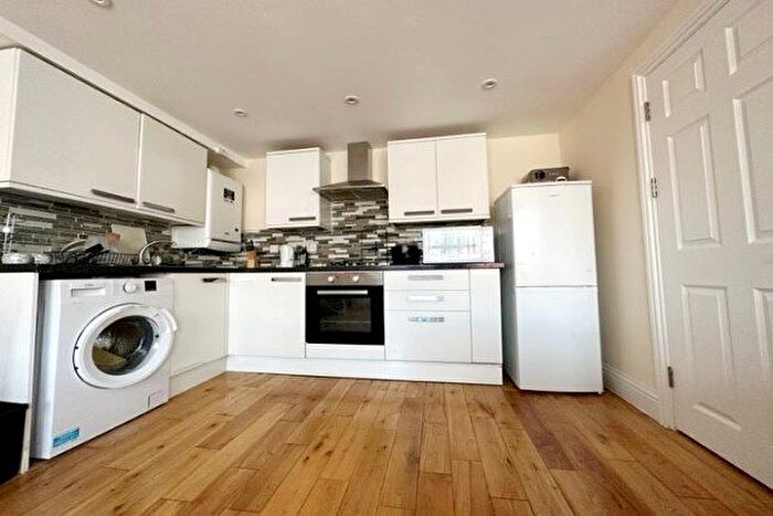 3 Bedroom Flat To Rent In Albert Road, Orpington, BR5