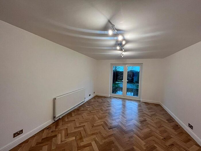 2 Bedroom Property To Rent In Leas Drive, Iver, SL0