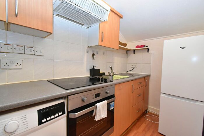 2 Bedroom Flat To Rent In Belsize Road, London, NW6