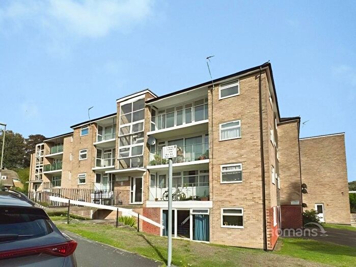 2 Bedroom Flat To Rent In Stratford Court, Northlands Drive, Winchester, SO23