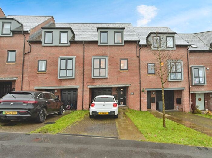 3 Bedroom Town House For Sale In Lavender Way, Sheffield, South Yorkshire, S5