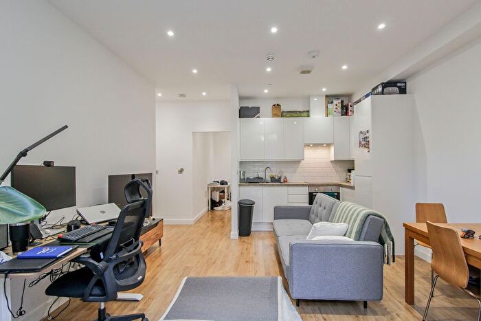 1 Bedroom Flat To Rent In London, E3